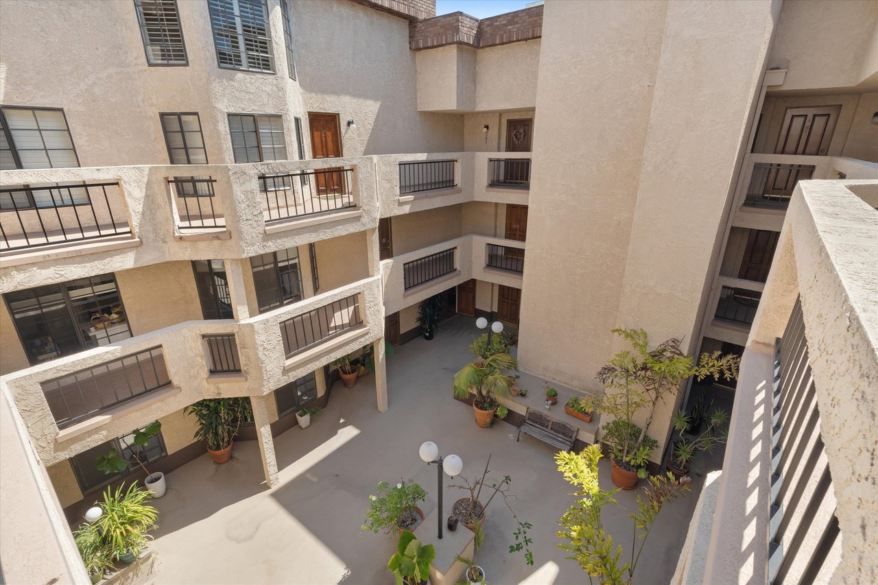 12321 Ocean Park Blvd #17