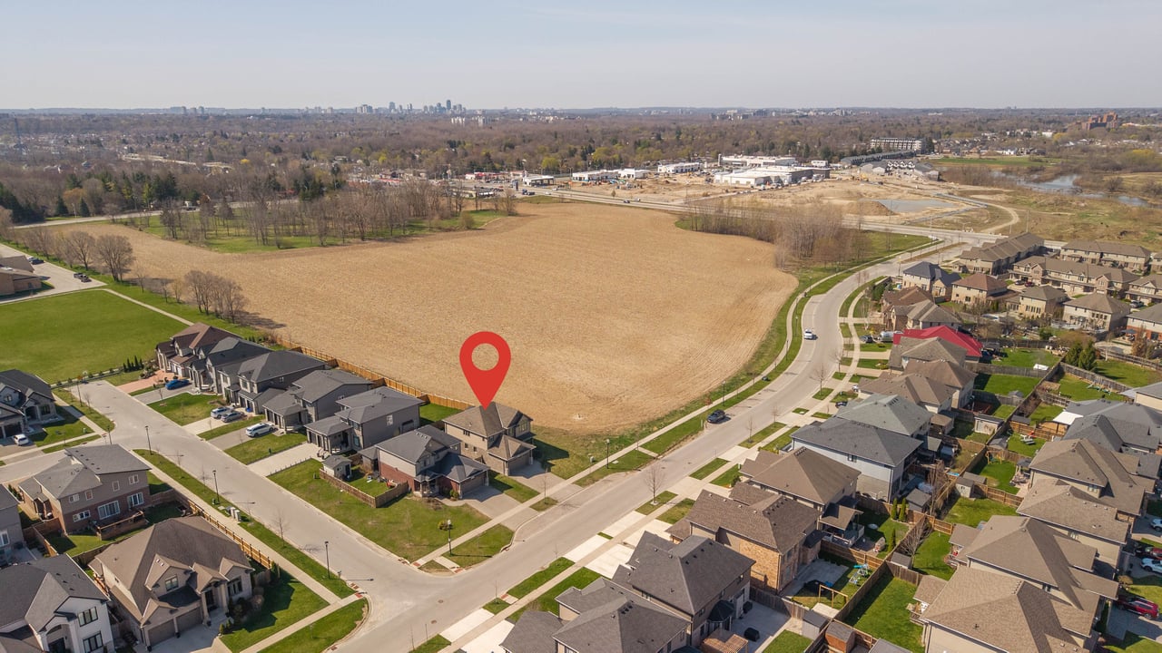 1537 Blackwell Blvd, London North