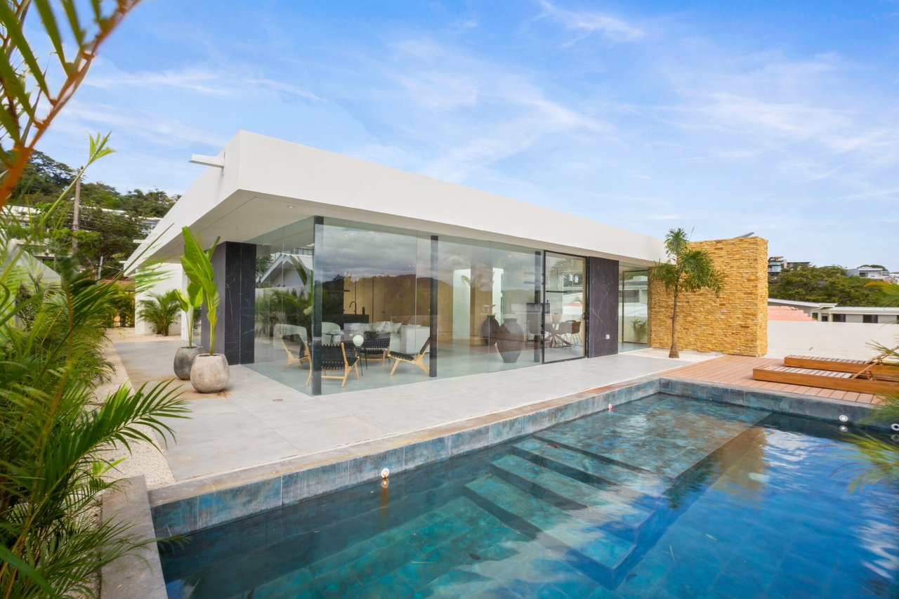 Villa Juba | Contemporary 4-Bedroom Villa with Mono Loco Beach Club Membership in Tamarindo