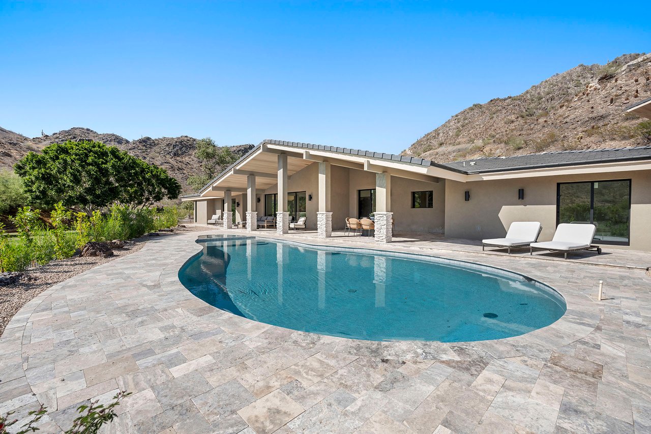 3500 E LINCOLN Drive 26