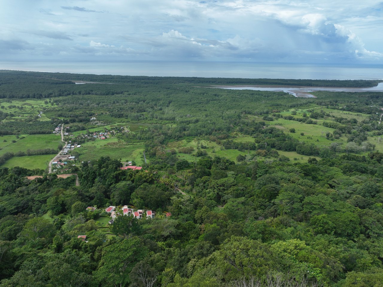 Los Cerritos Farm – 6.4 Acres of Ocean & Mountain Serenity