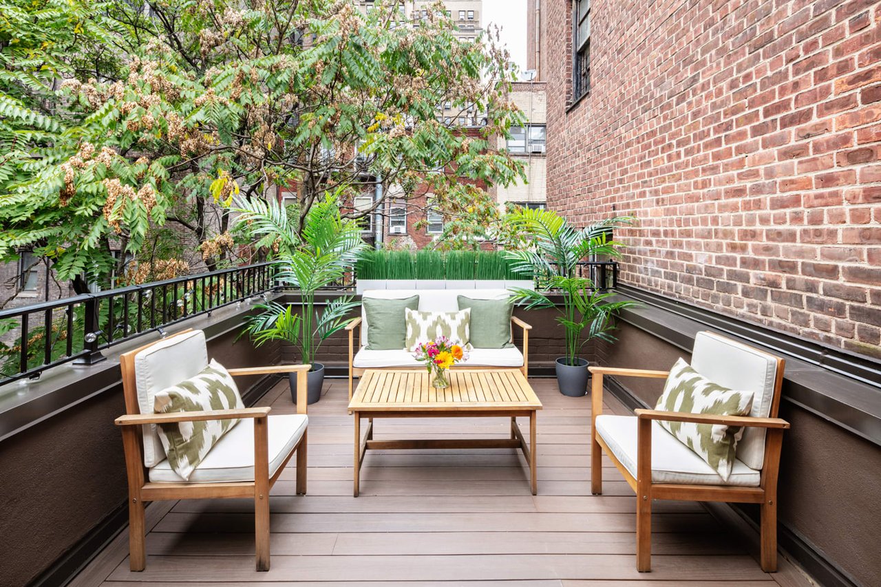 261 W 71st St, #9