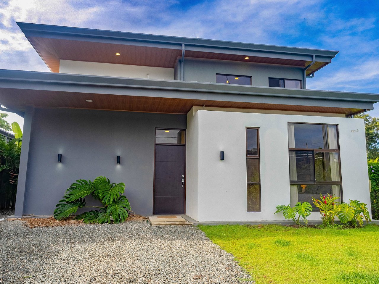 A 3-bedroom home – literally bordering Marino Ballena National Park – but mere steps away from cafes, restaurants, and amenities of the tourist mecca Uvita!