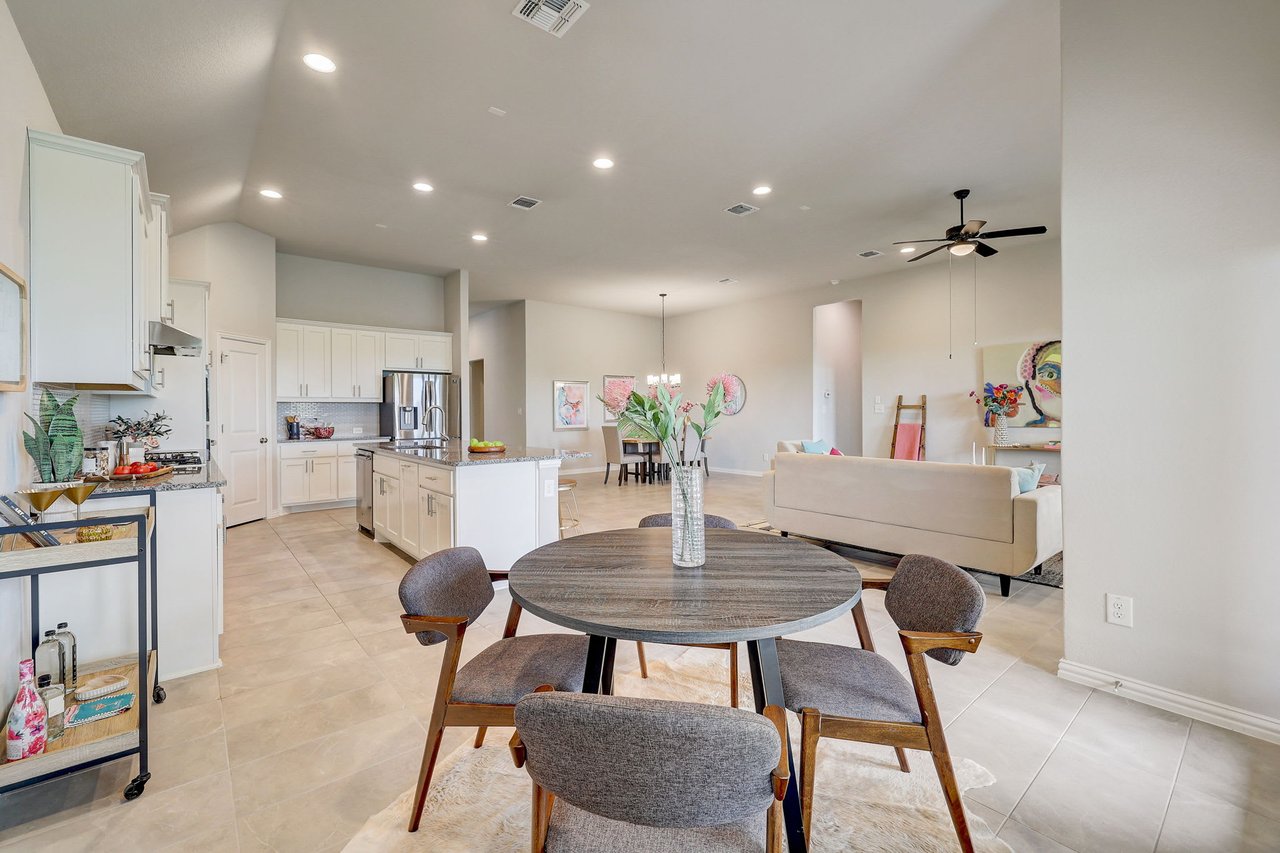 Charming single-story home in the desirable Paloma Lake in RR that backs to a greenbelt!