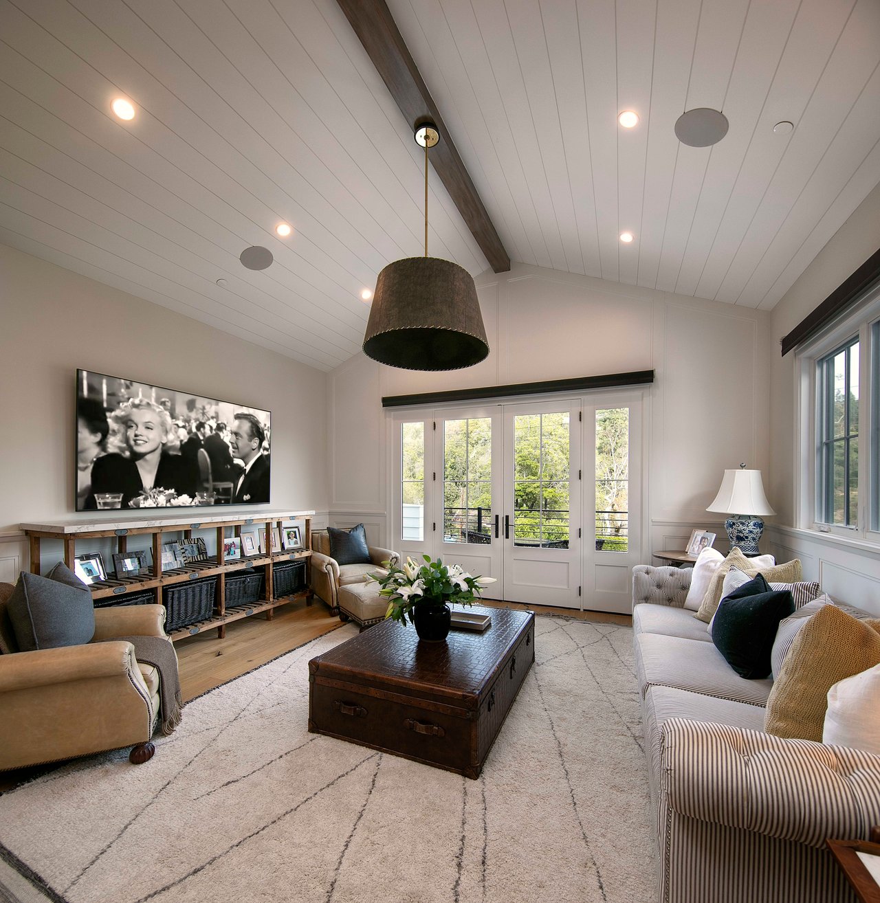 2333 Mandeville Canyon Rd