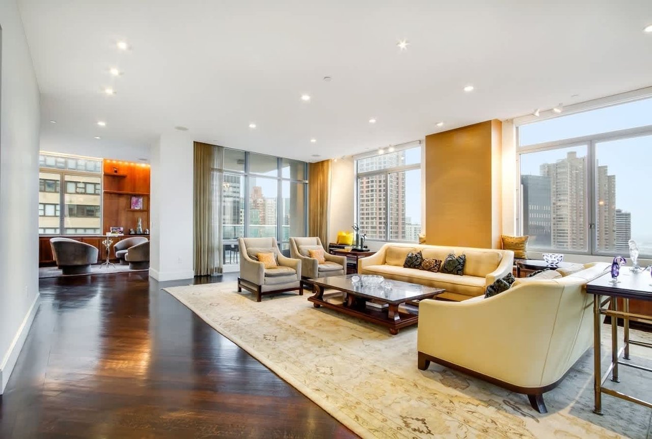 556 3rd Avenue Unit: PHD