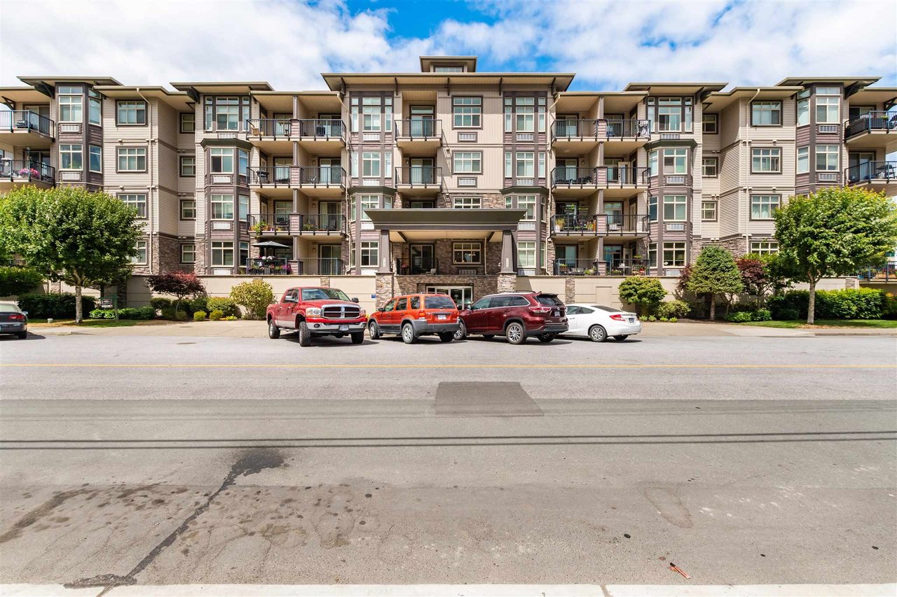106-45893 Chesterfield Ave