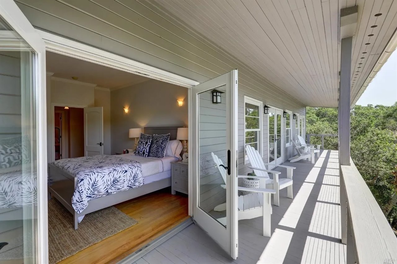 116 Winding Way
