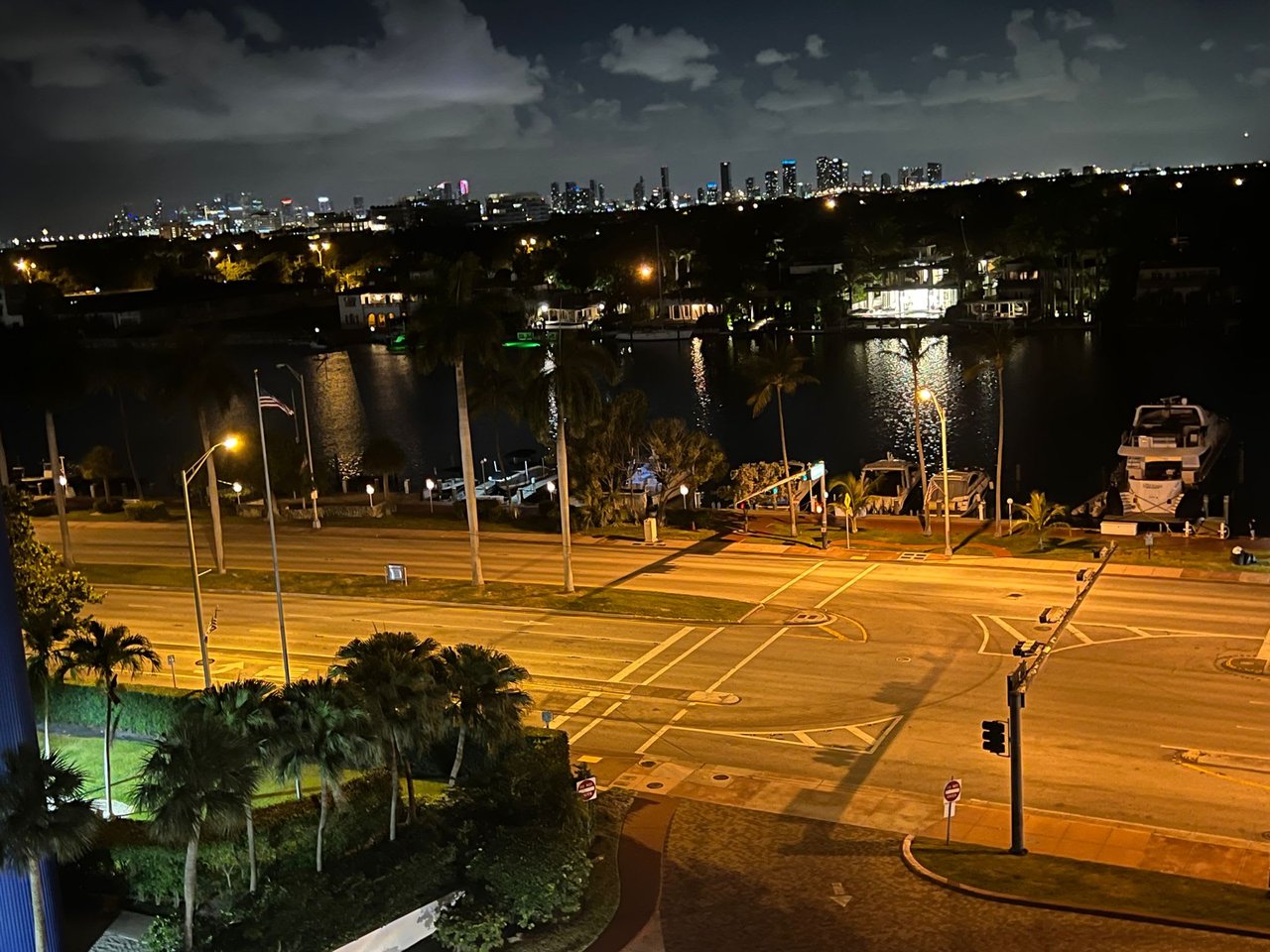 5225 Collins Ave #917 Miami Beach FL-33140