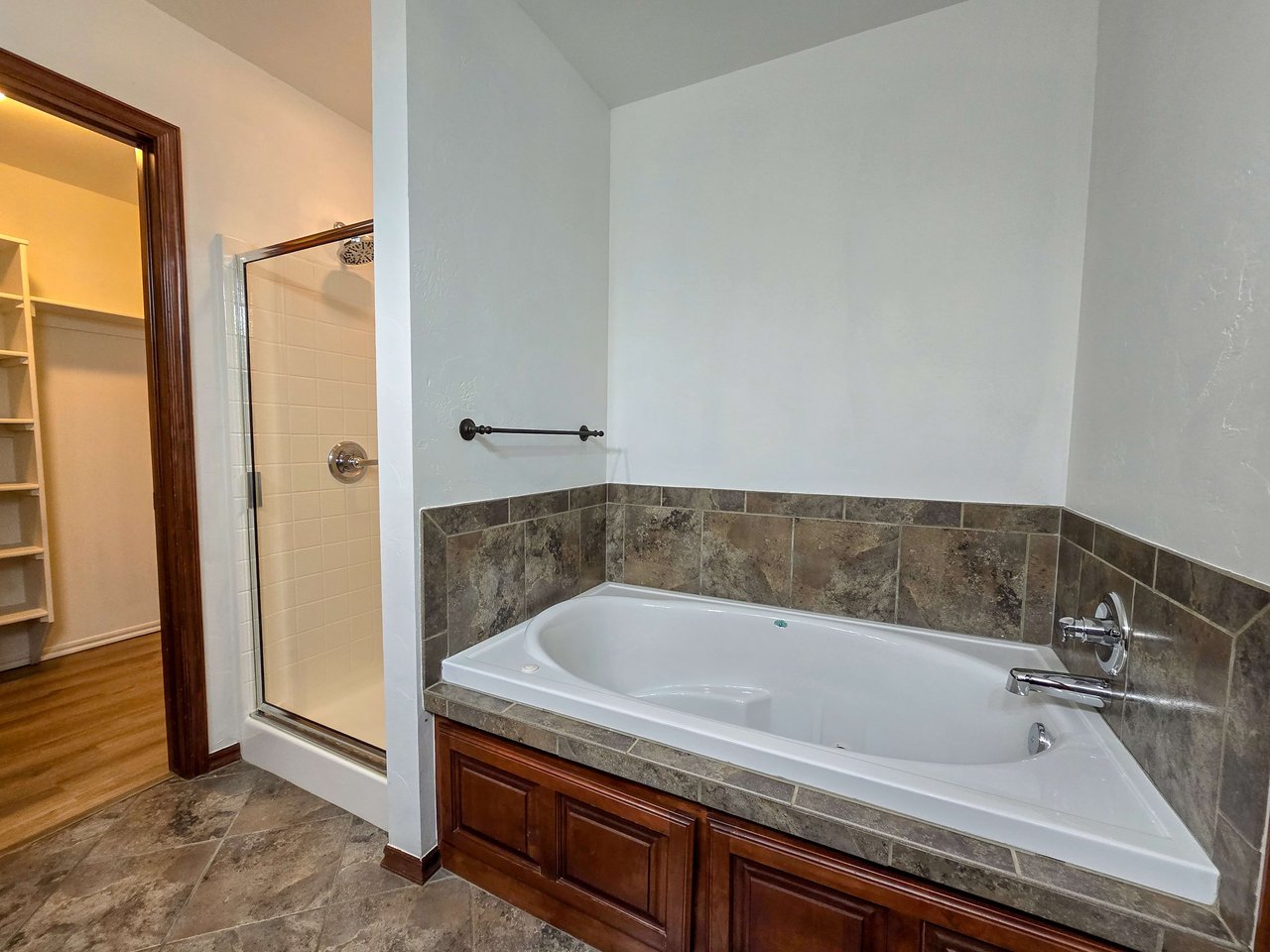 1211 Orchard Dr