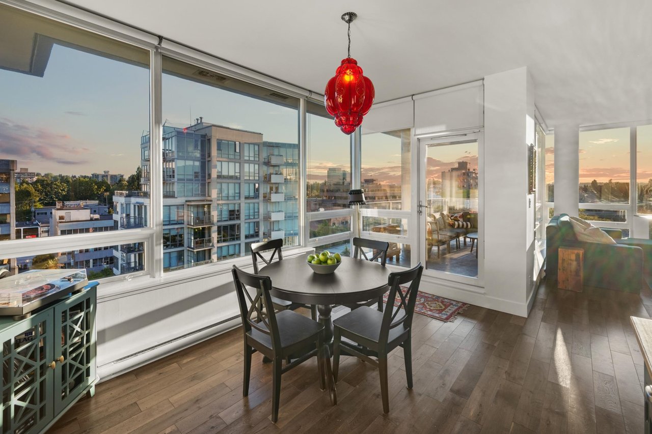 902-1675 W 8th Ave