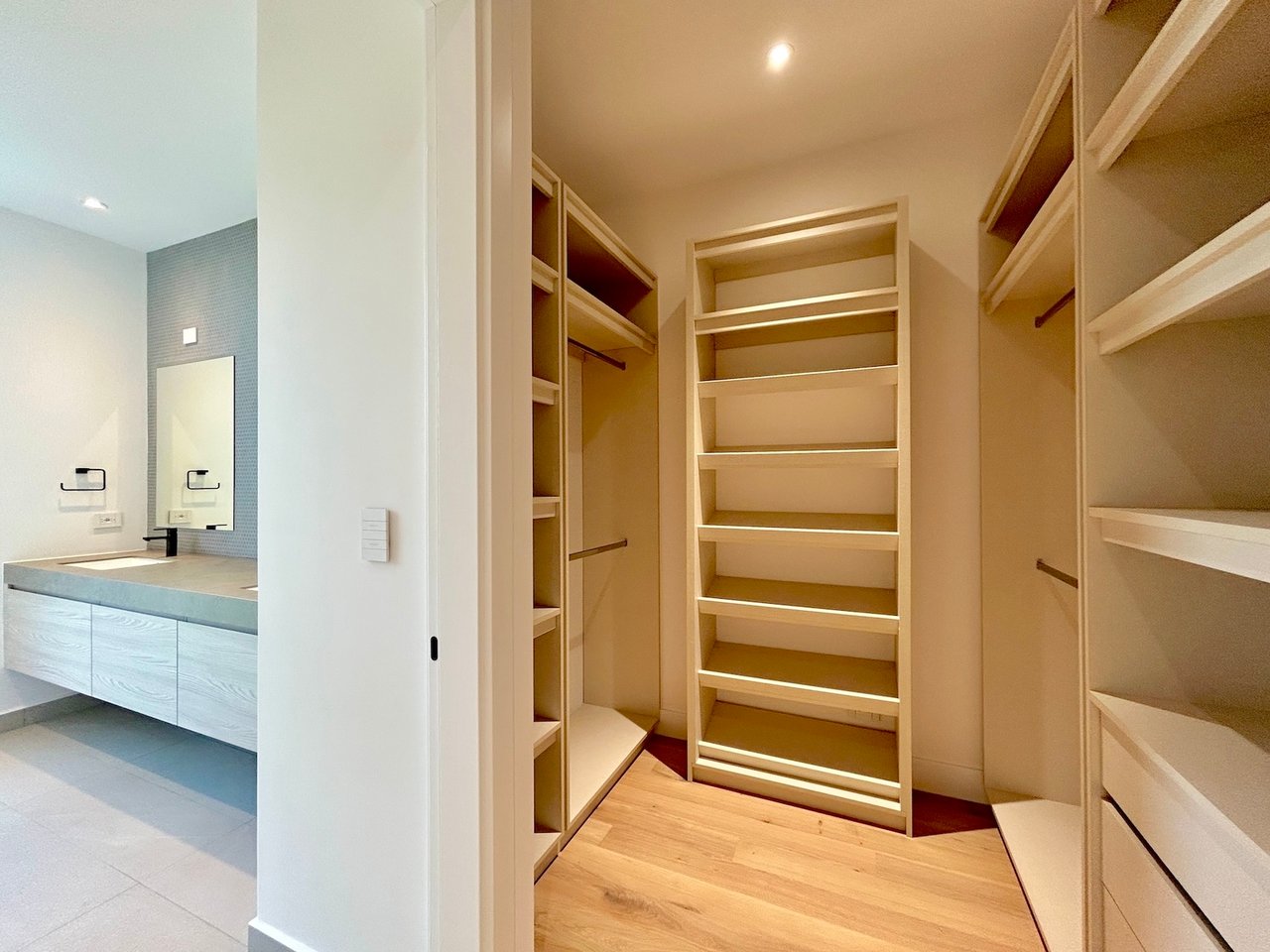Modern Luxury Panoramic Penthouse, Santa Ana, San Jose