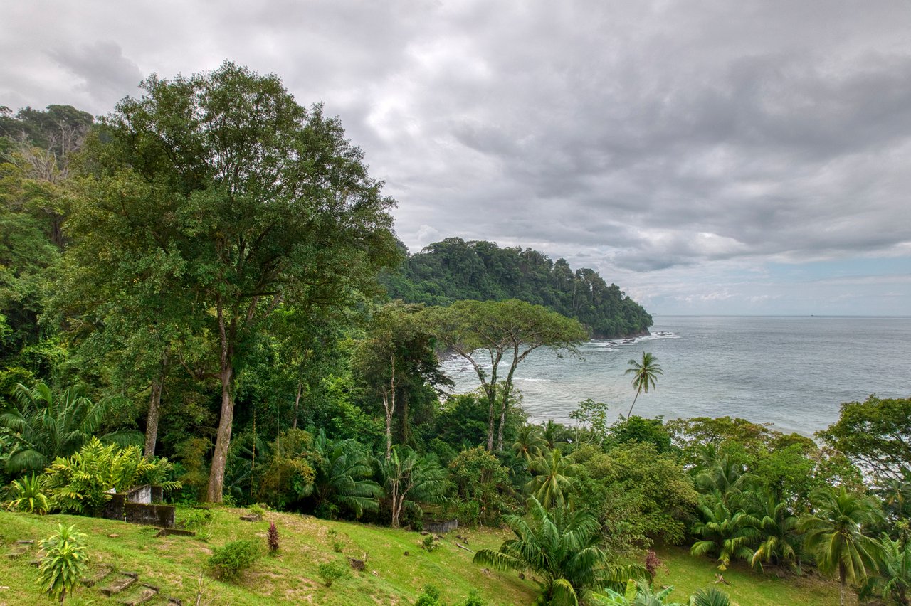 Modern Beachfront Luxury Estate, Dominical, Puntarenas