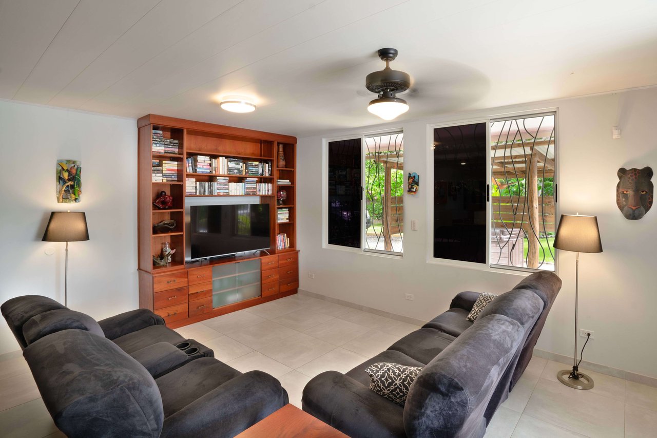 Secluded Dream Home in Costa Rica – Mountain Views, Pool & Sustainable Living