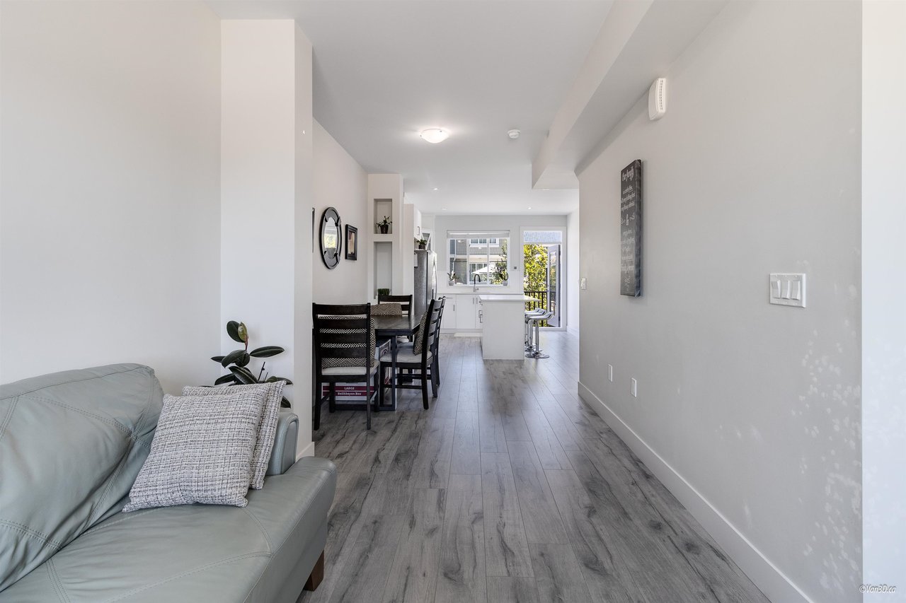 18-8699 158 St
