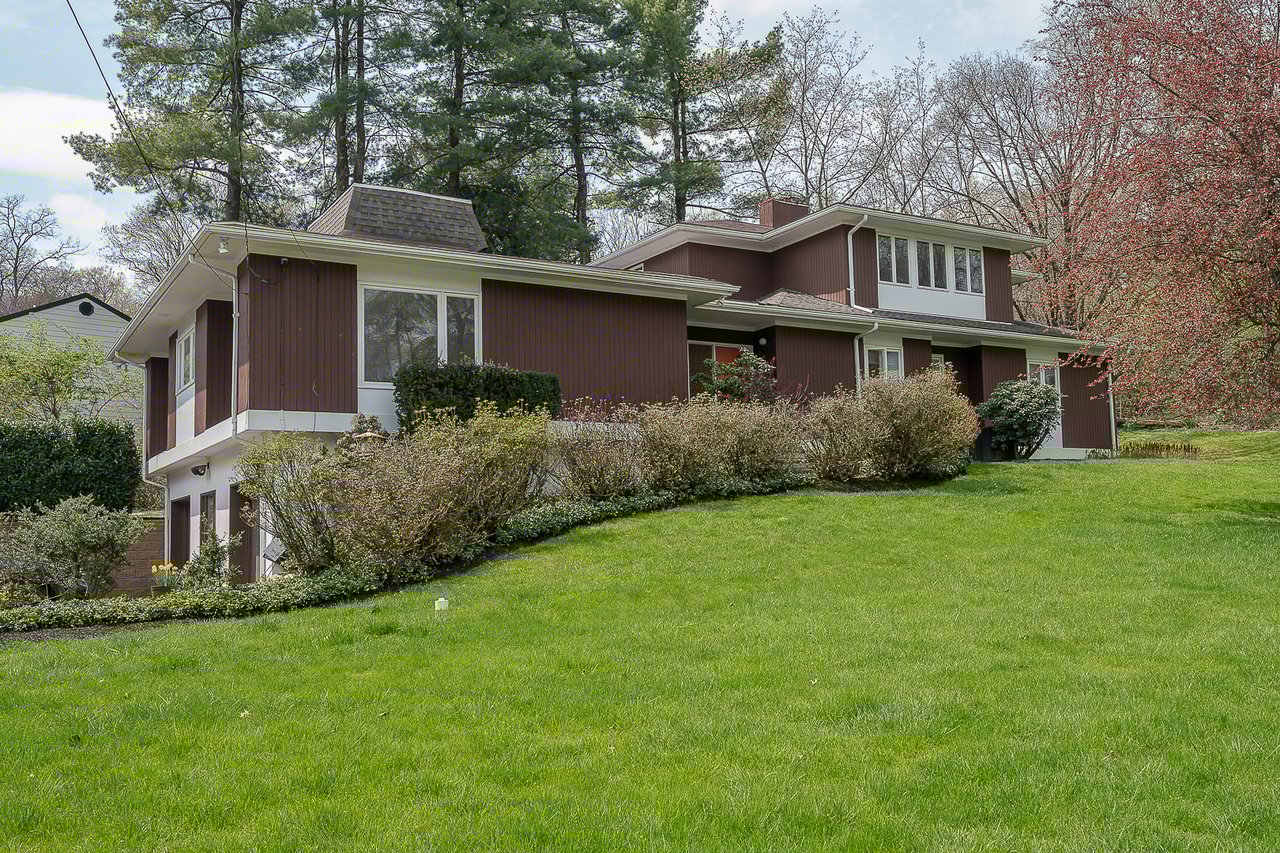 Modern Single Family Home 