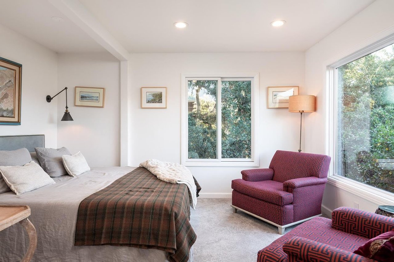 9865 Palisade Dr