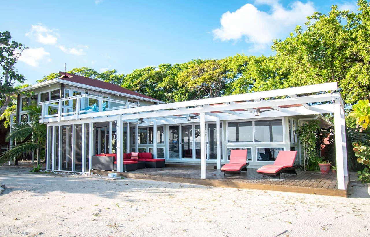 Coco View, Beachfront Paradise