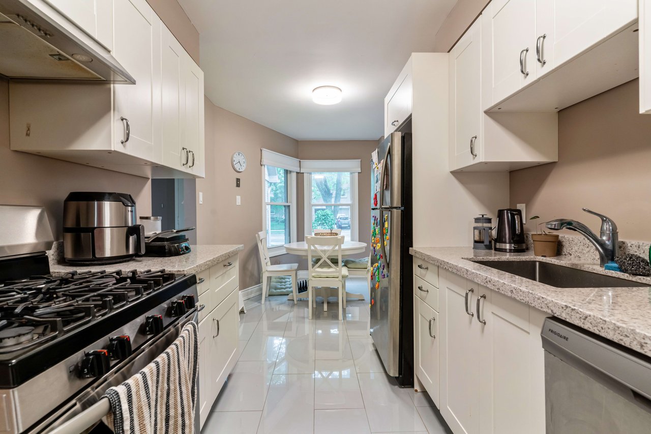 Glen Abbey townhome on lush ravine