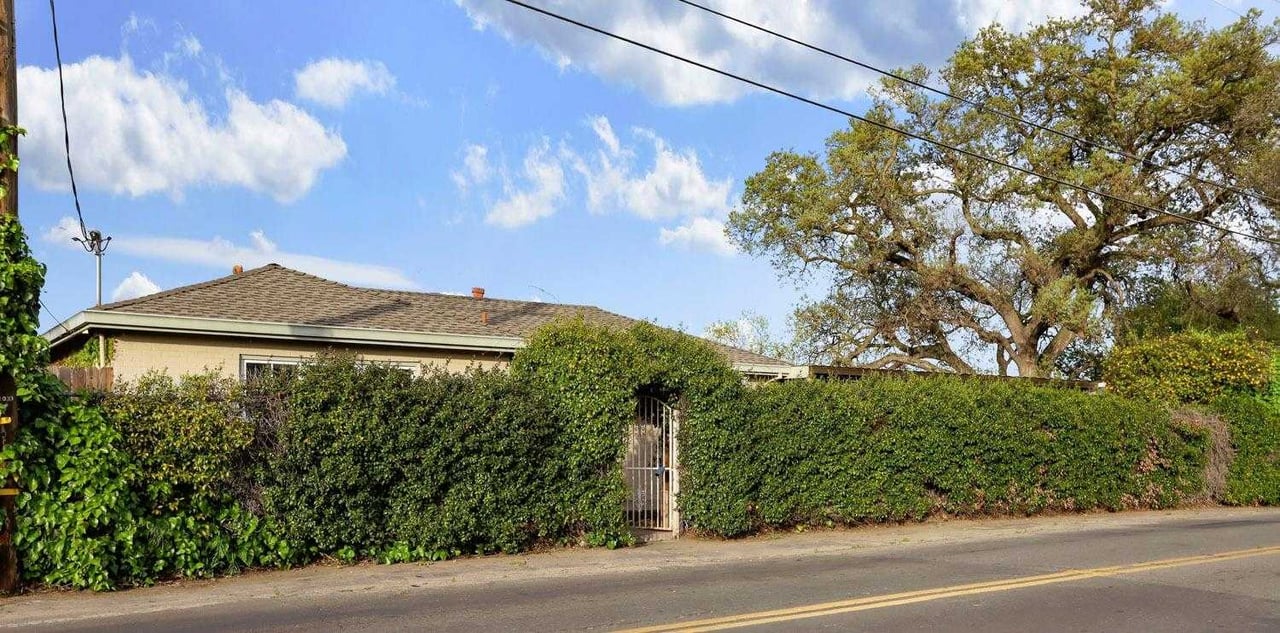 1033 River Road