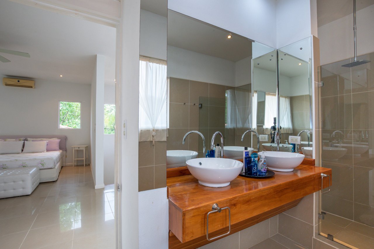 Ocean View Infinity Pool Home, Manuel Antonio, Puntarenas