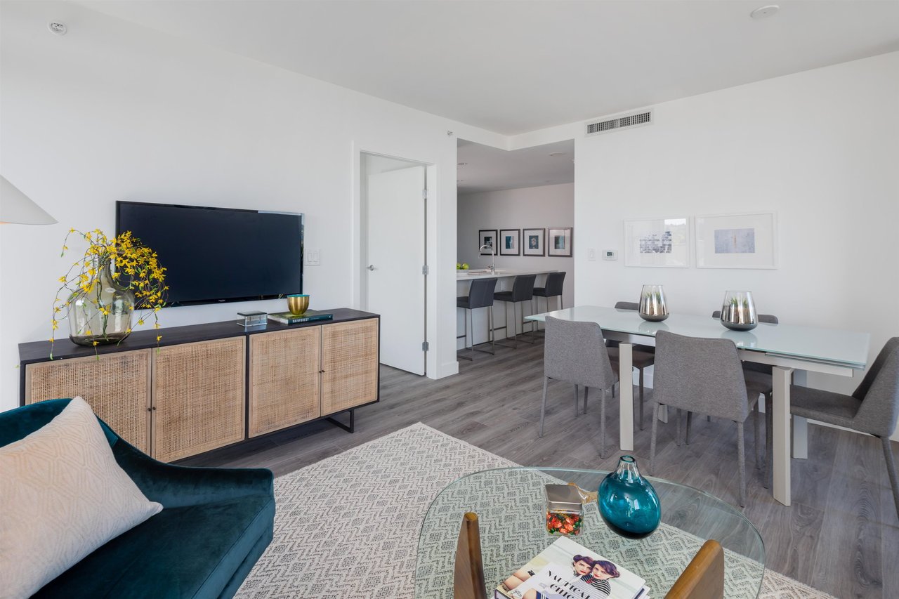 403-8188 Fraser St