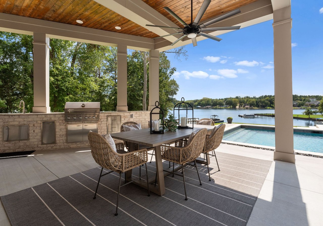 1812 Marthas Vineyard Road | Luxury Waterfront Modern Retreat