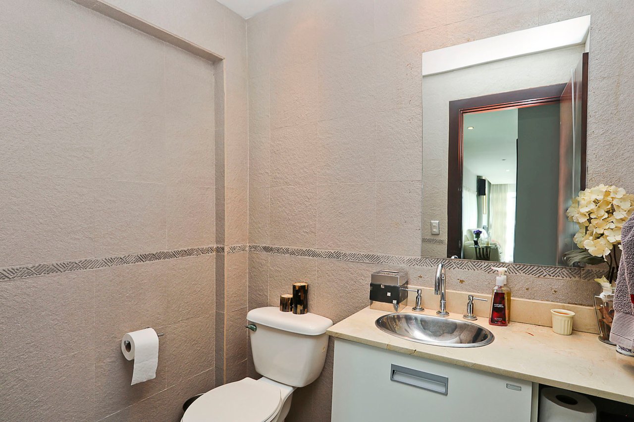 Panoramic View Furnished Condo, Escazu, San Jose