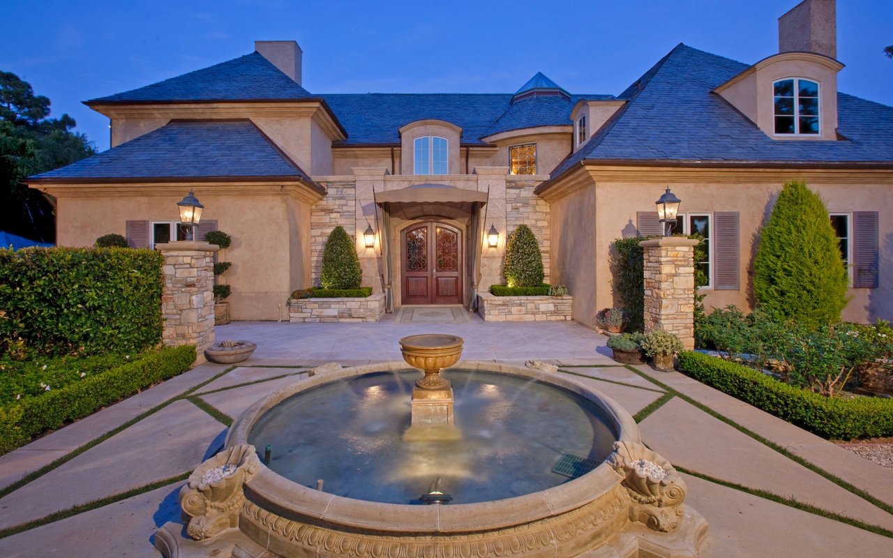 952 N Alpine Dr