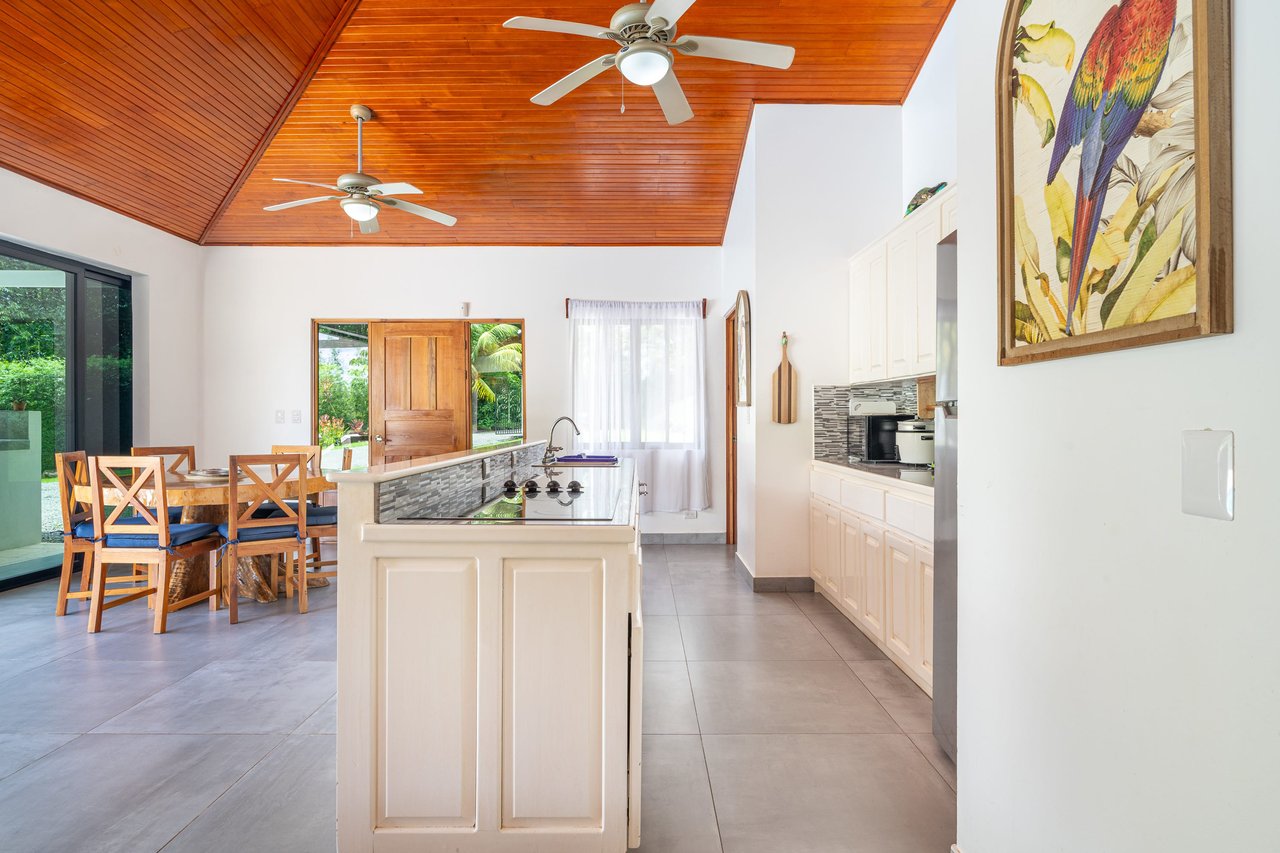 Excellent 3BR in Popular Neighborhood, Quiet, Private, Strong Rental Income
