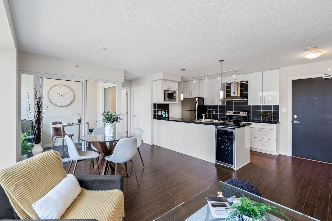 702-633 Abbott Street, Vancouver