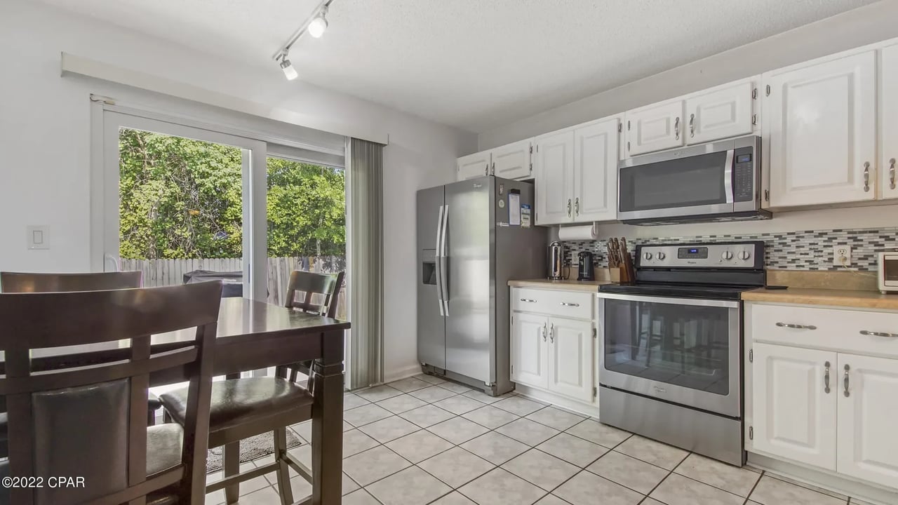 6605 LAKE JOANNA Circle