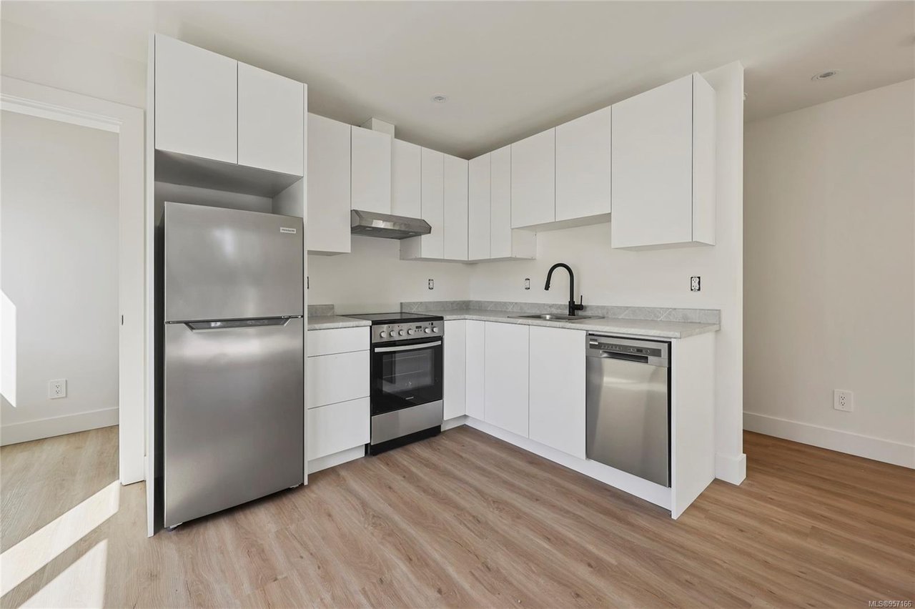 3913 Olympian Wy