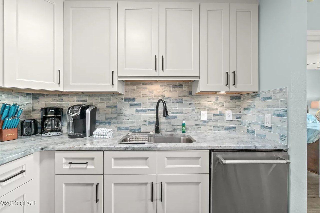 9902 S Thomas Drive Unit 1028