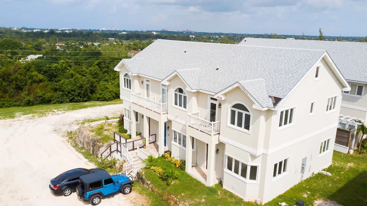 25 Eagle Crest 3 Bedroom Townhouse