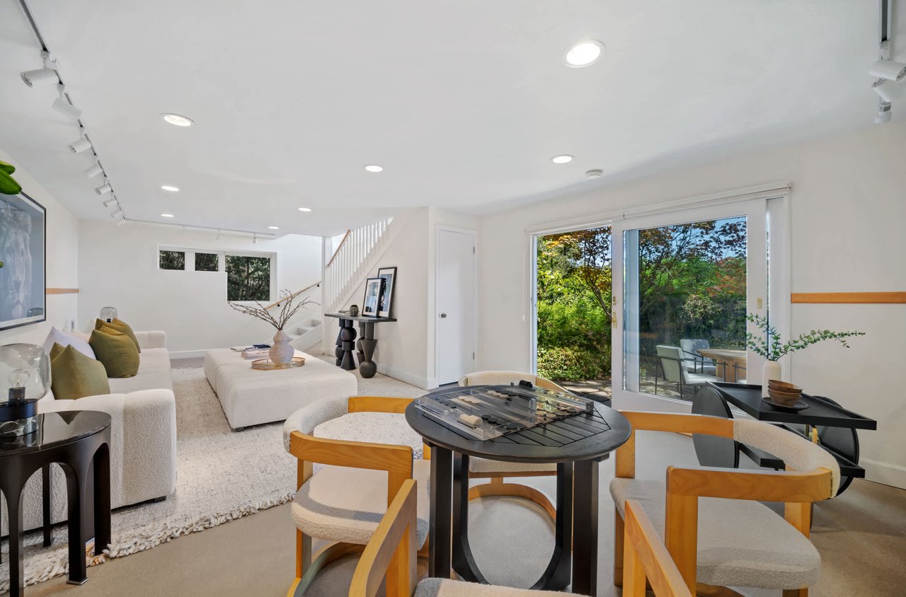 Kent Woodlands Mid Century Retreat