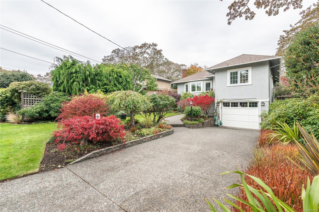 746 Falkland Rd