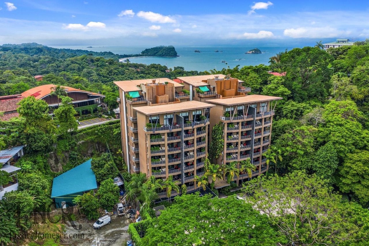 Balinese Inspired Luxury Penthouse, Manuel Antonio, Puntarenas