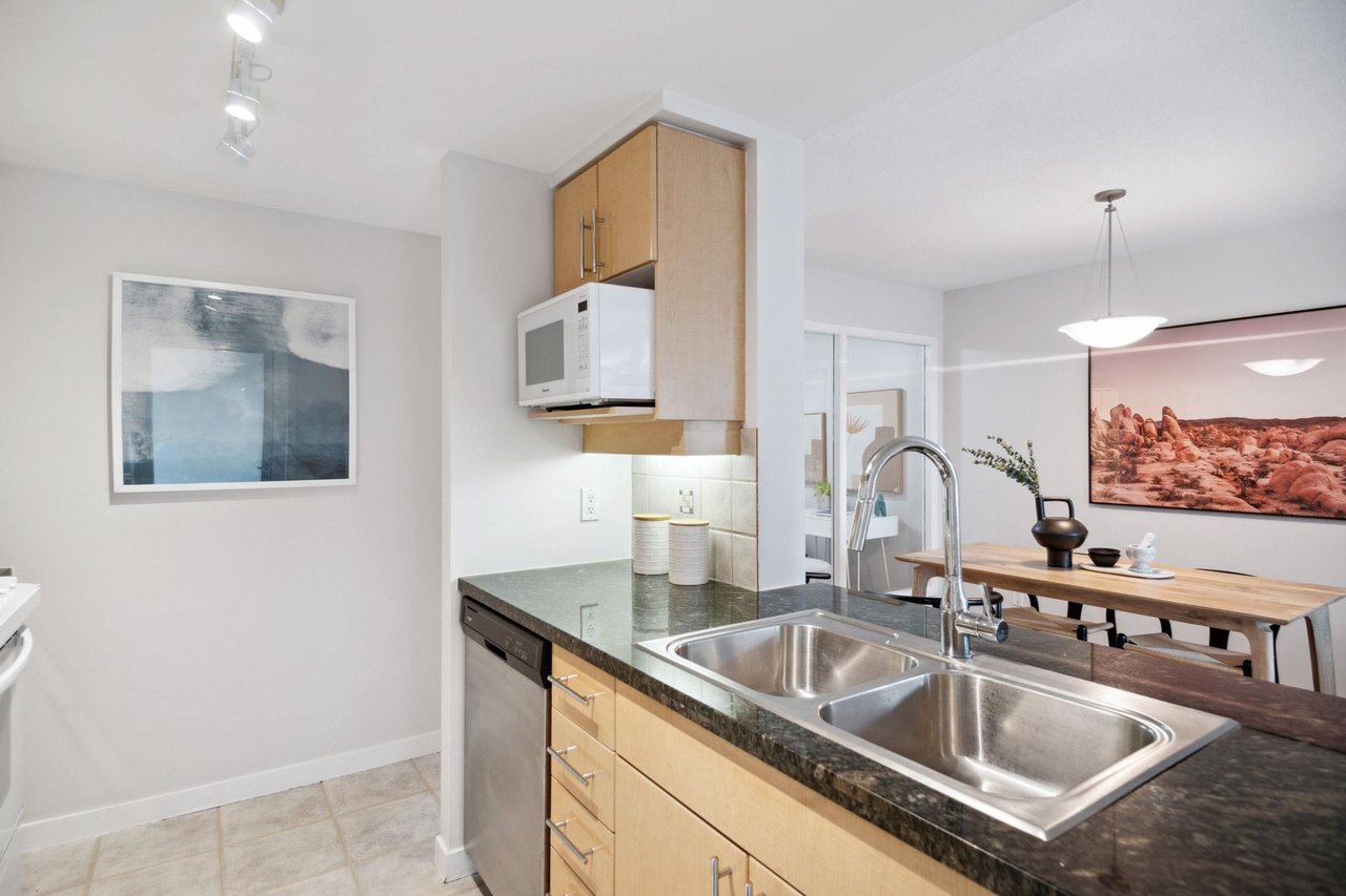3D-193 Aquarius Mews, Vancouver