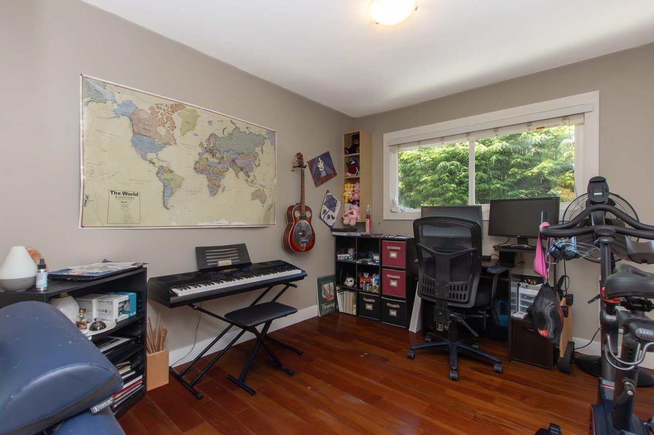 40537 N Highlands Wy