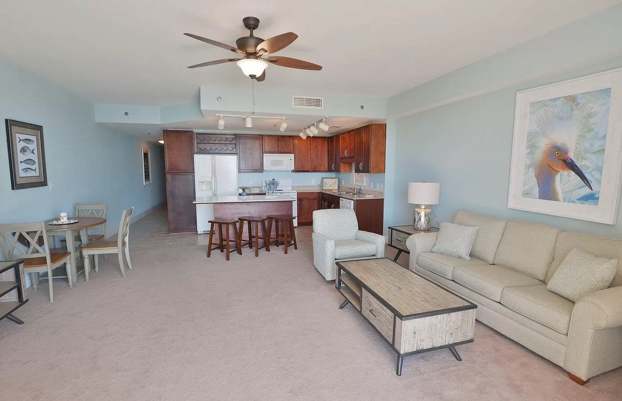 9860 S Thomas Drive Unit 1015