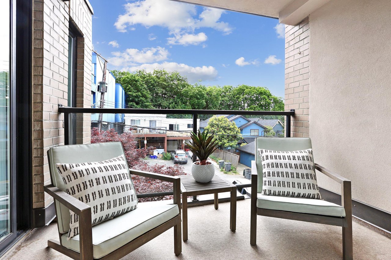 305-2130 W 12th Ave