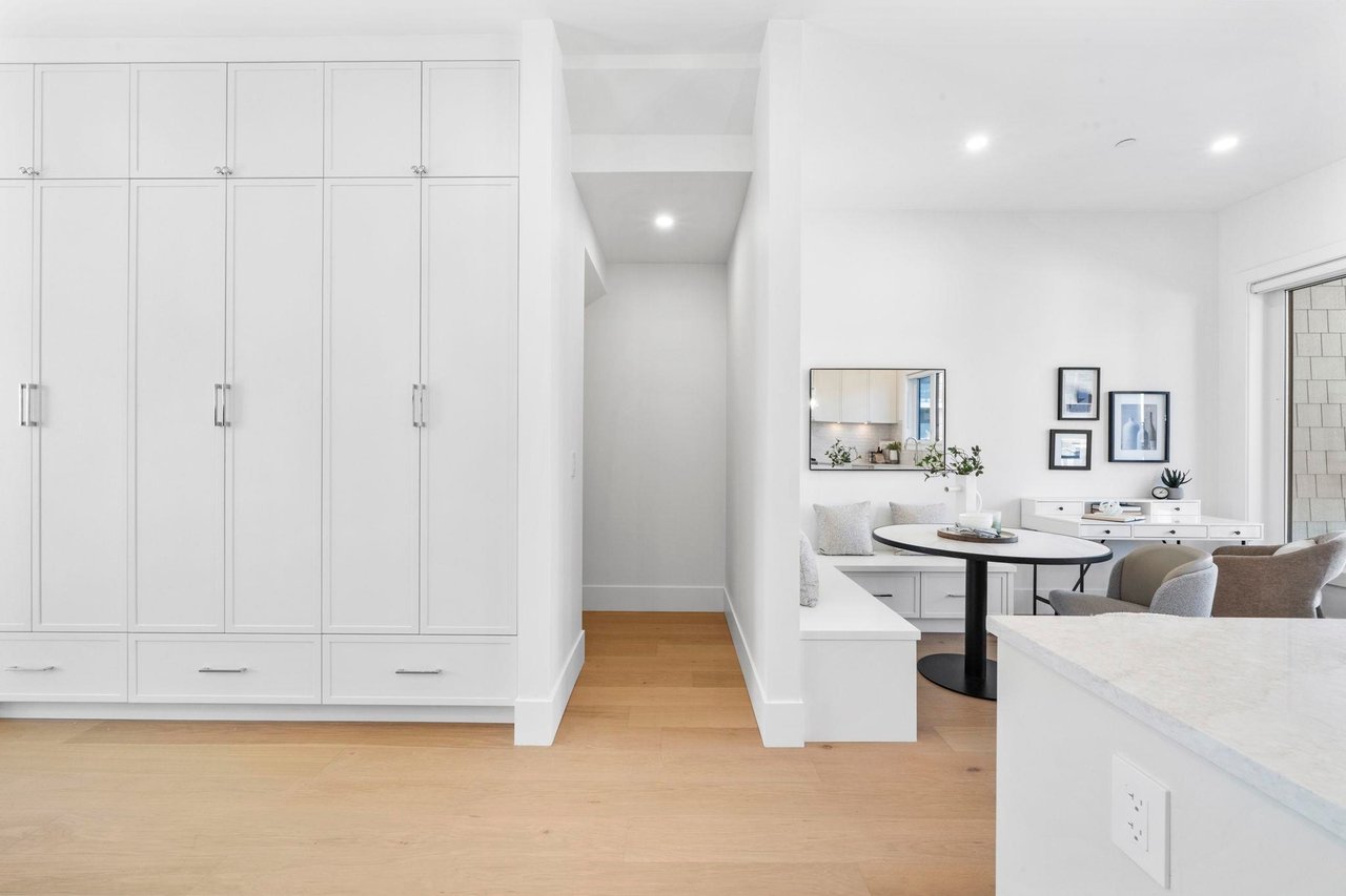 529 W 61st Ave