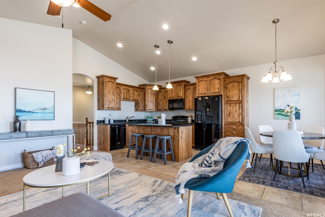 716 S Eagle Pass E