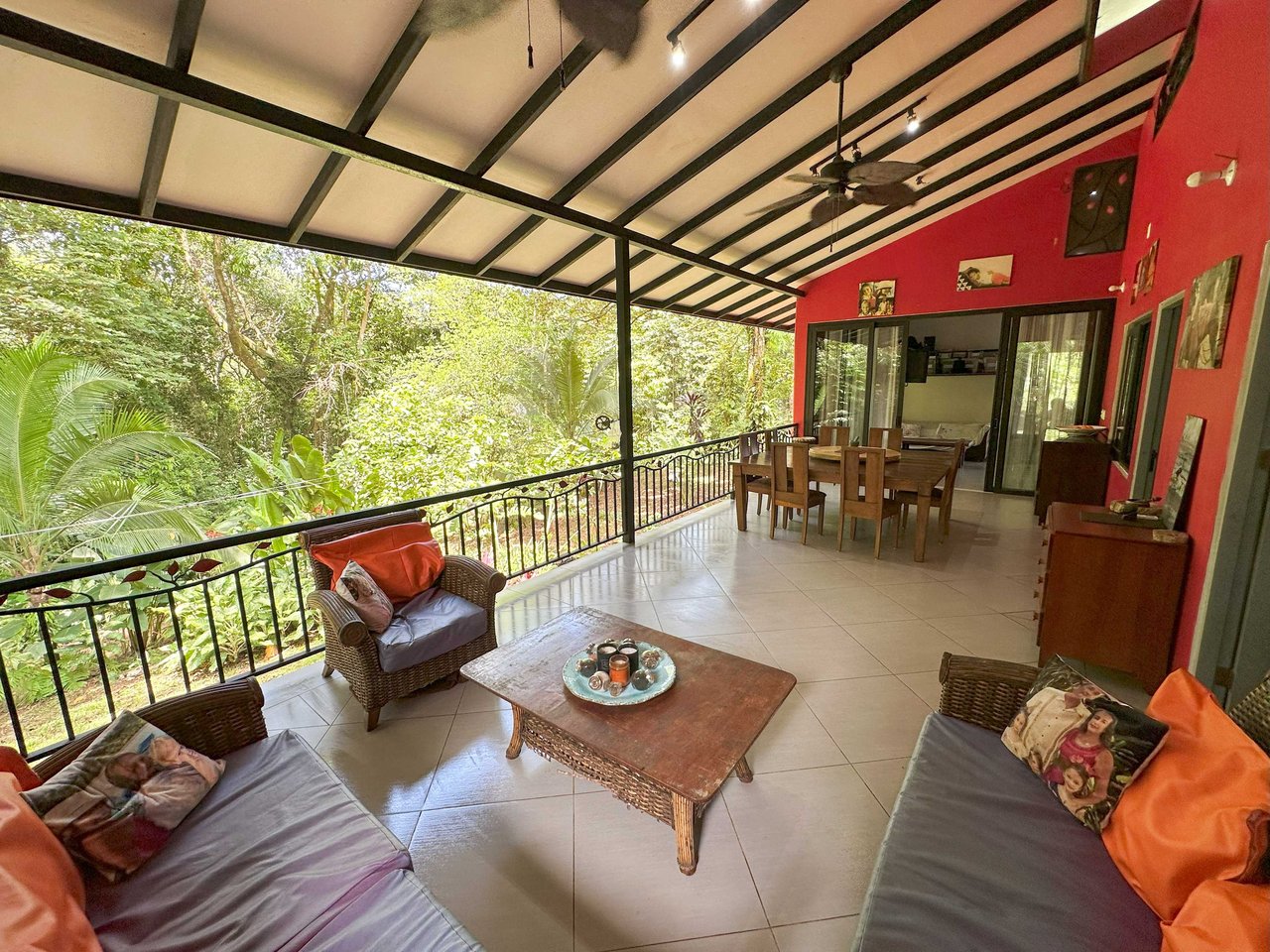 3 Cabins, A restaurant, A 3 Bed House And Multiple Plantels In The Heart Of Ojochal