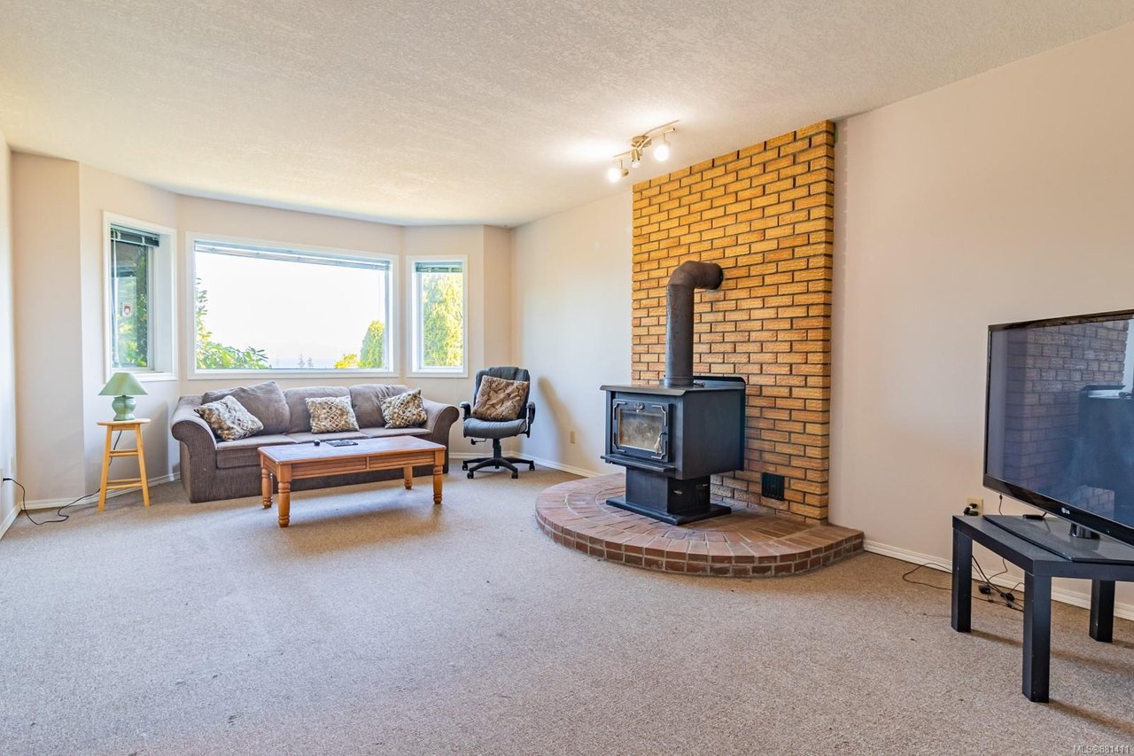5270 Catalina Dr, Nanaimo