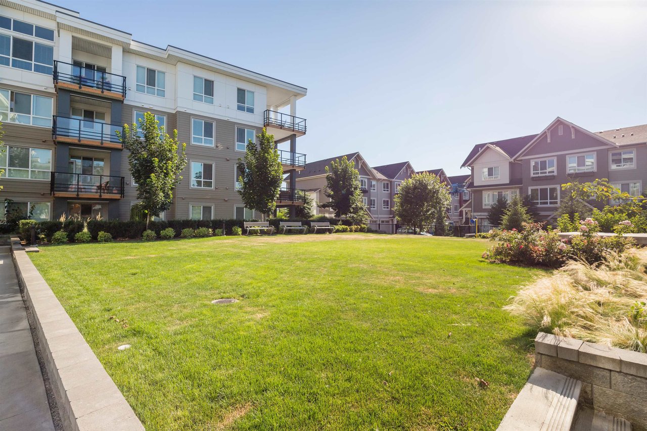 325-4690 Hawk Lane