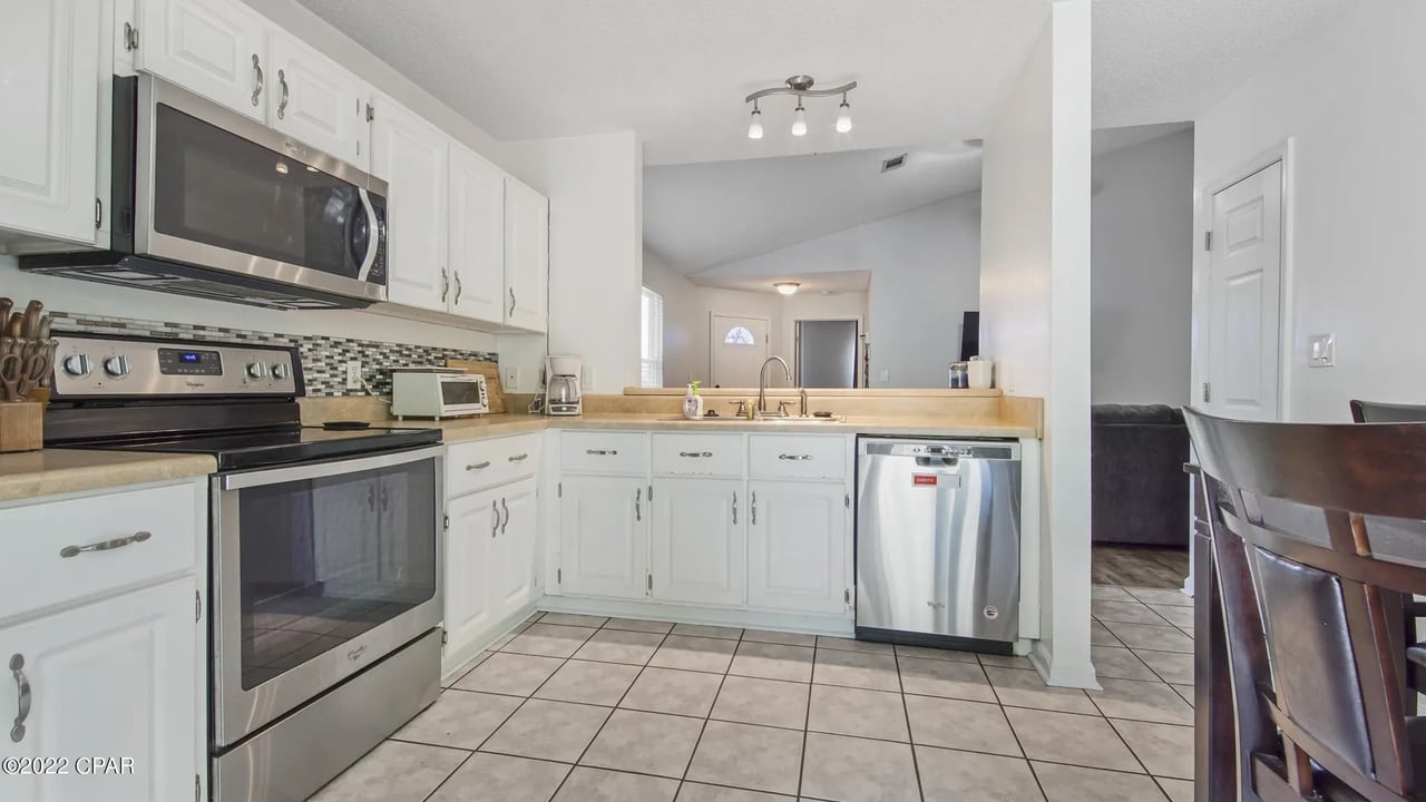6605 LAKE JOANNA Circle