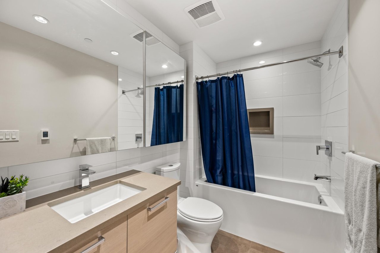 3482 Marine Wy