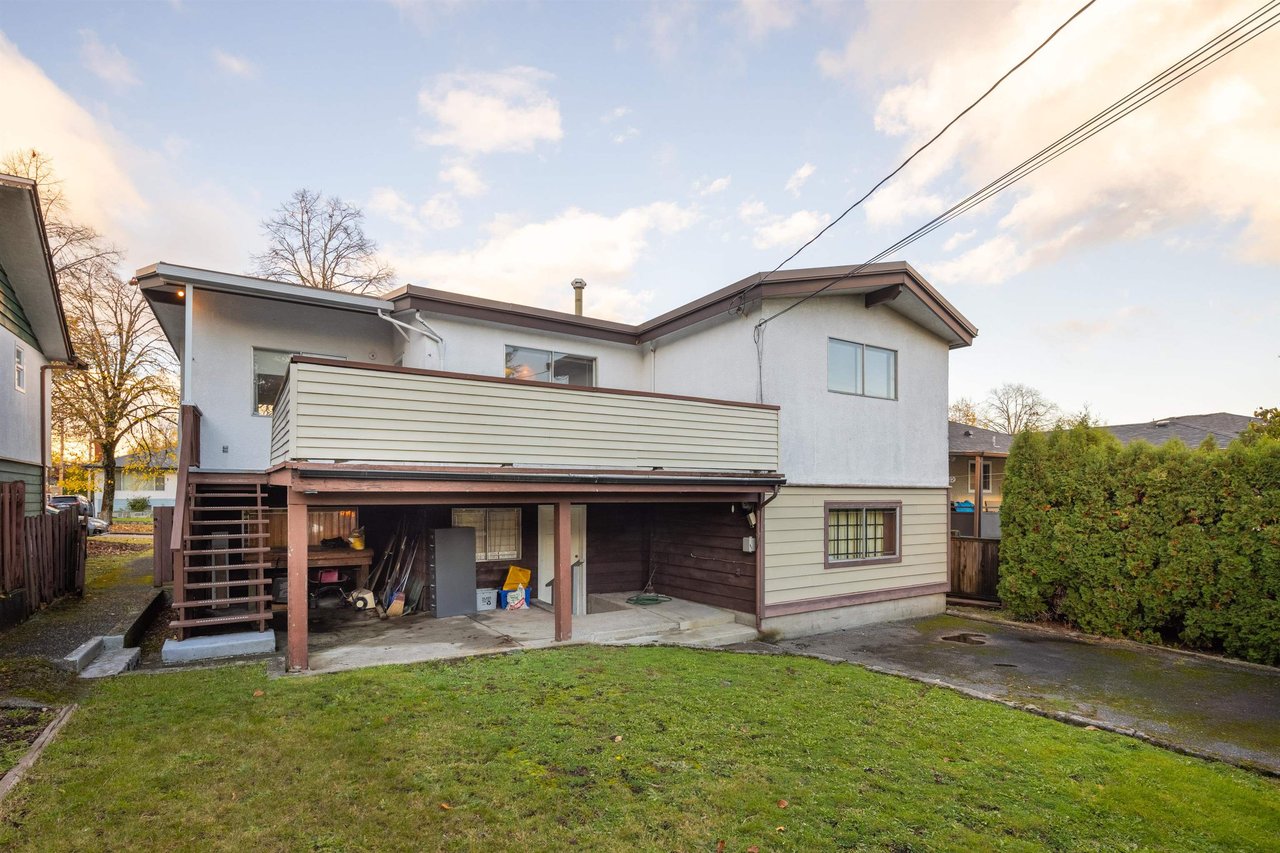 2636 E 53rd Ave